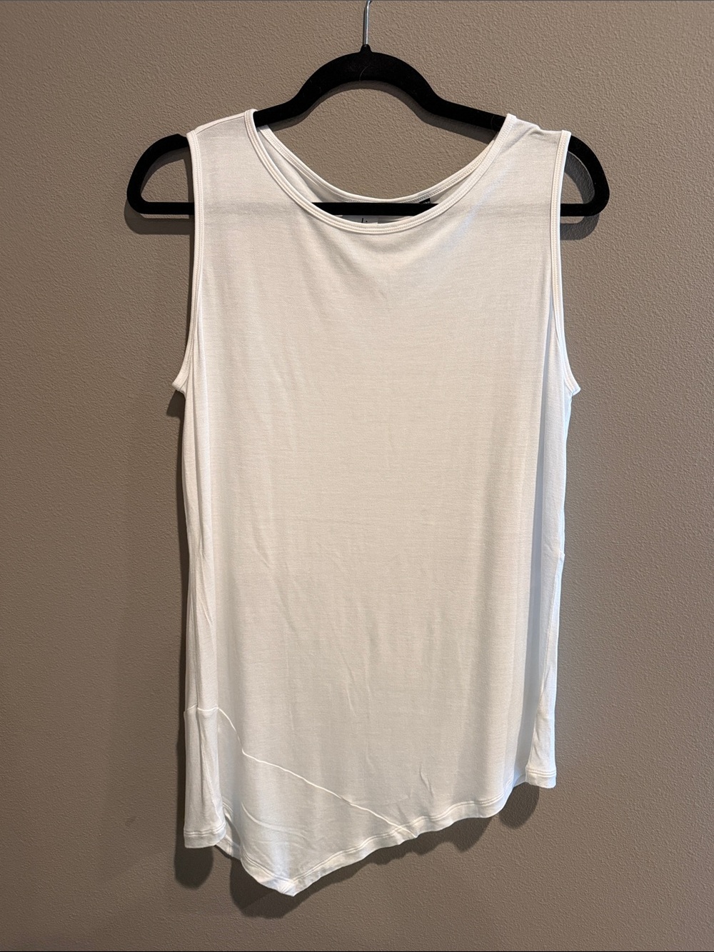 Women’s White Sleeveless Asymmetric Tank Top
